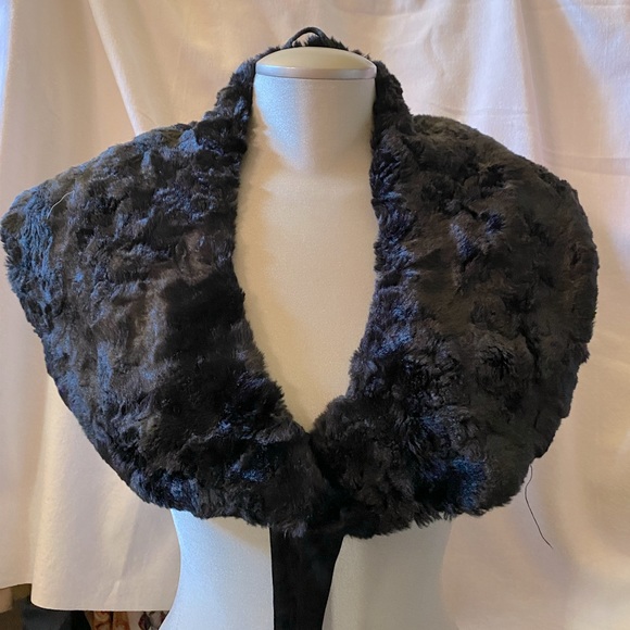 Faux fur scarf - Picture 2 of 2